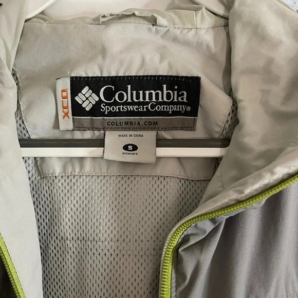 Women’s Columbia Outdoor Jacket - Picture 2 of 7